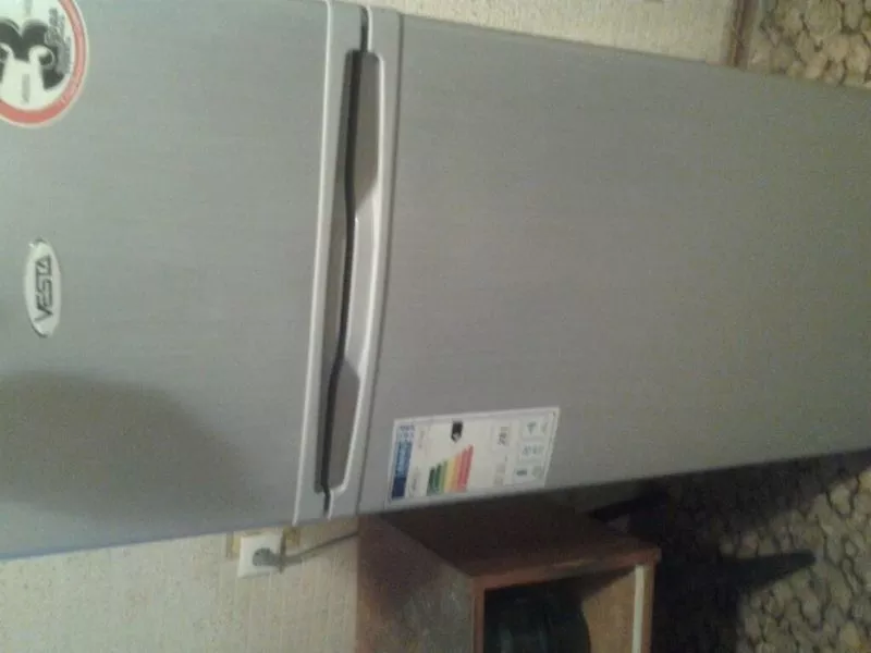 Продам холодильник Vestа 145RF